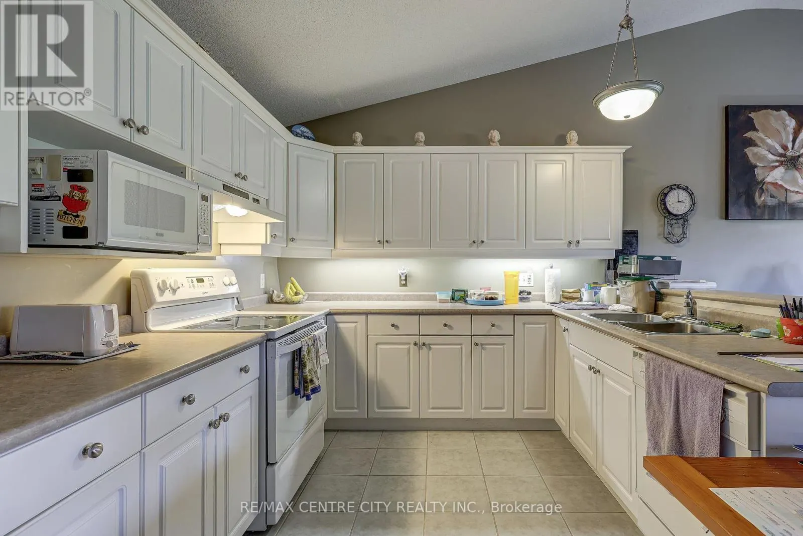 22 - 87 DONKER DRIVE, #22