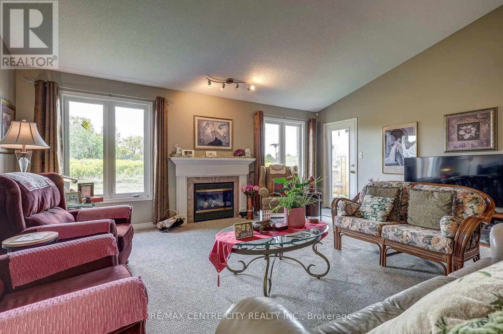 22 - 87 DONKER DRIVE, #22