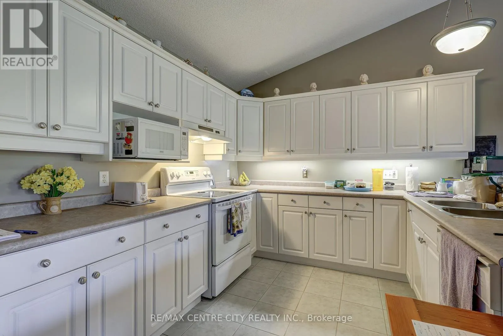 22 - 87 DONKER DRIVE, #22
