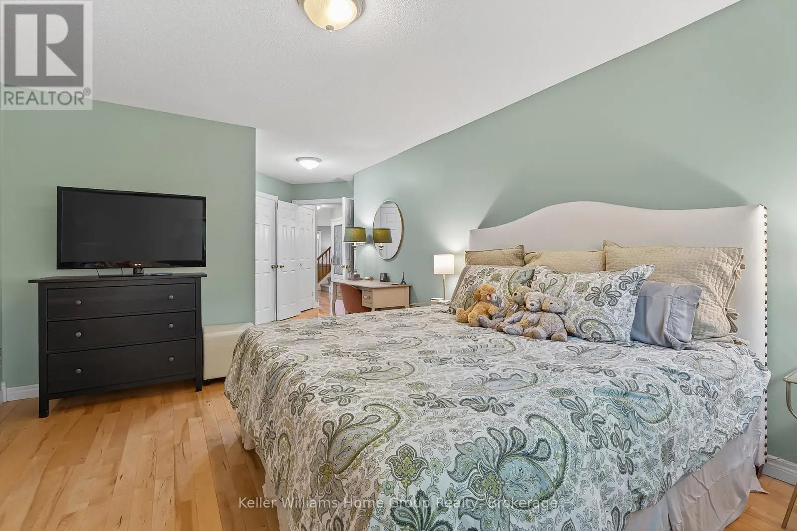 89 SCHRODER CRESCENT