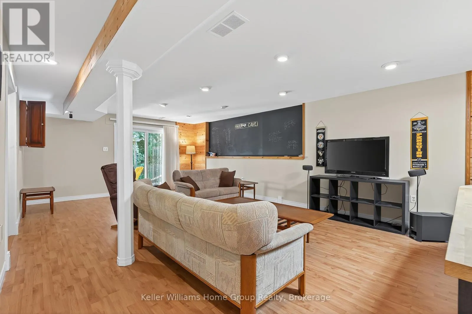 89 SCHRODER CRESCENT