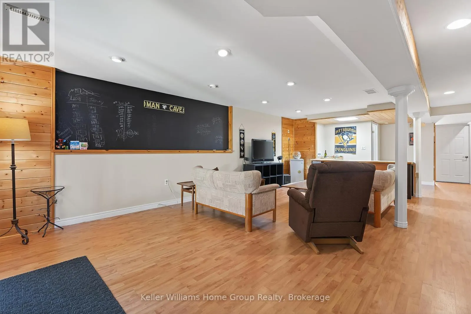 89 SCHRODER CRESCENT