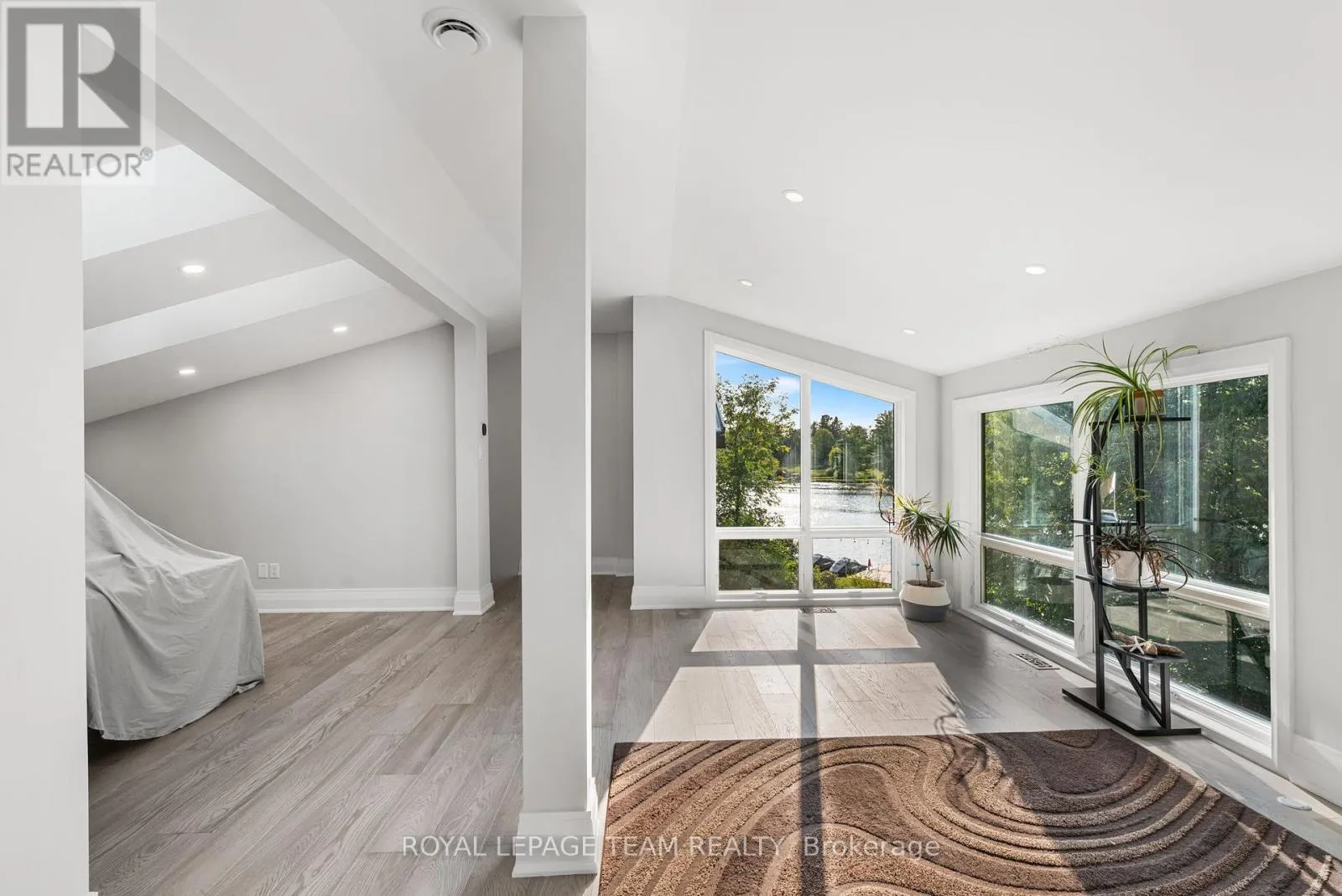 2318 SUMMERSIDE DRIVE