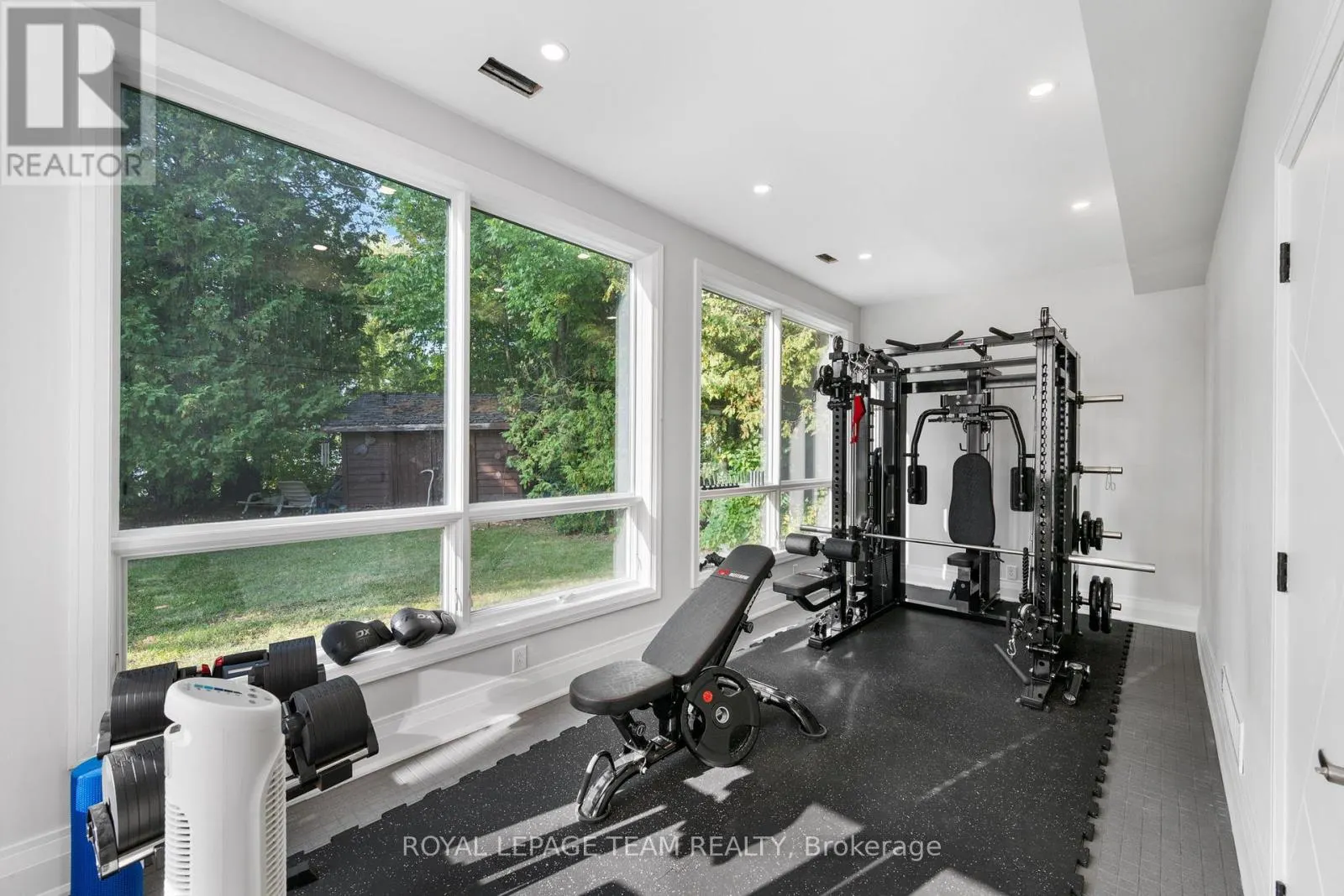 2318 SUMMERSIDE DRIVE