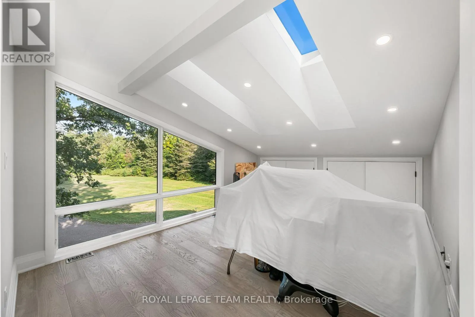 2318 SUMMERSIDE DRIVE