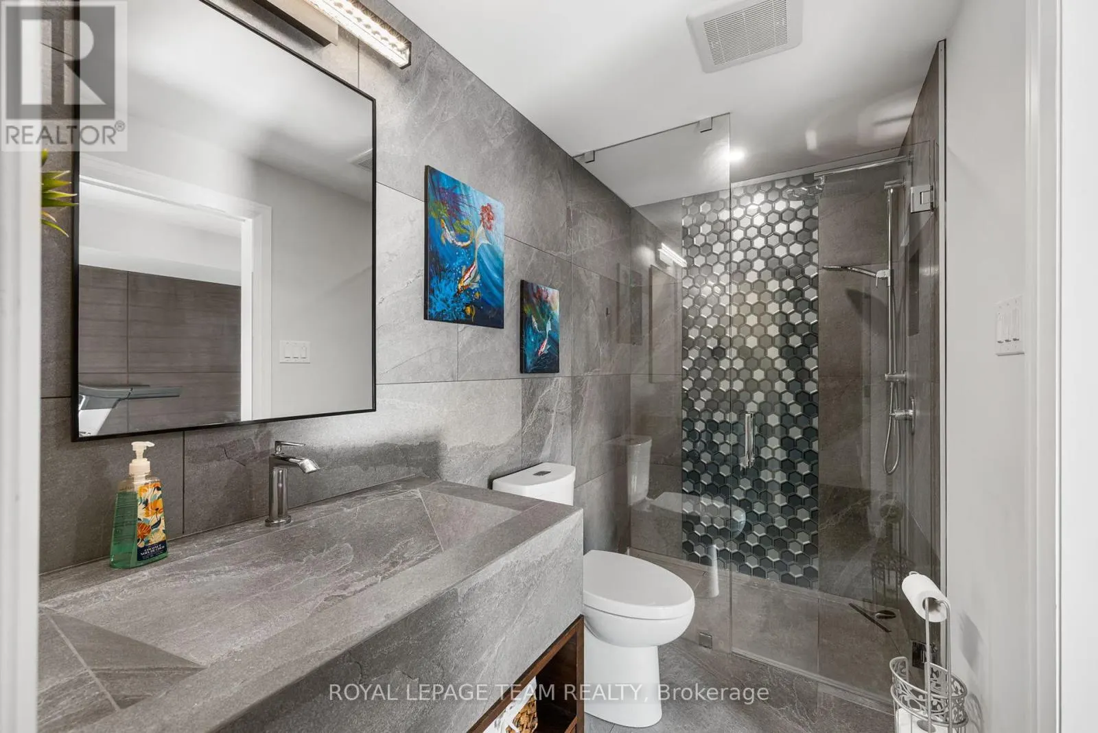 2318 SUMMERSIDE DRIVE