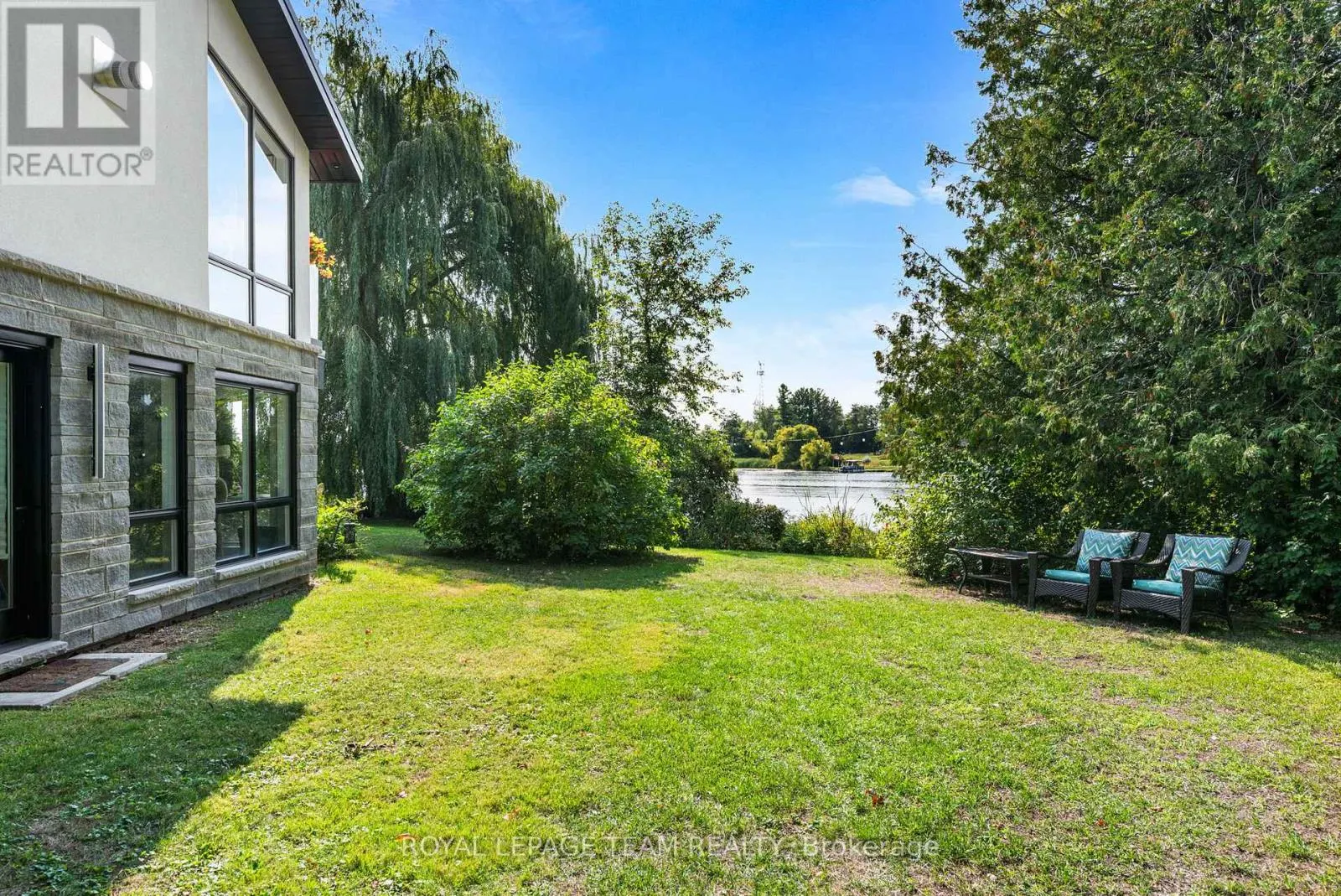 2318 SUMMERSIDE DRIVE