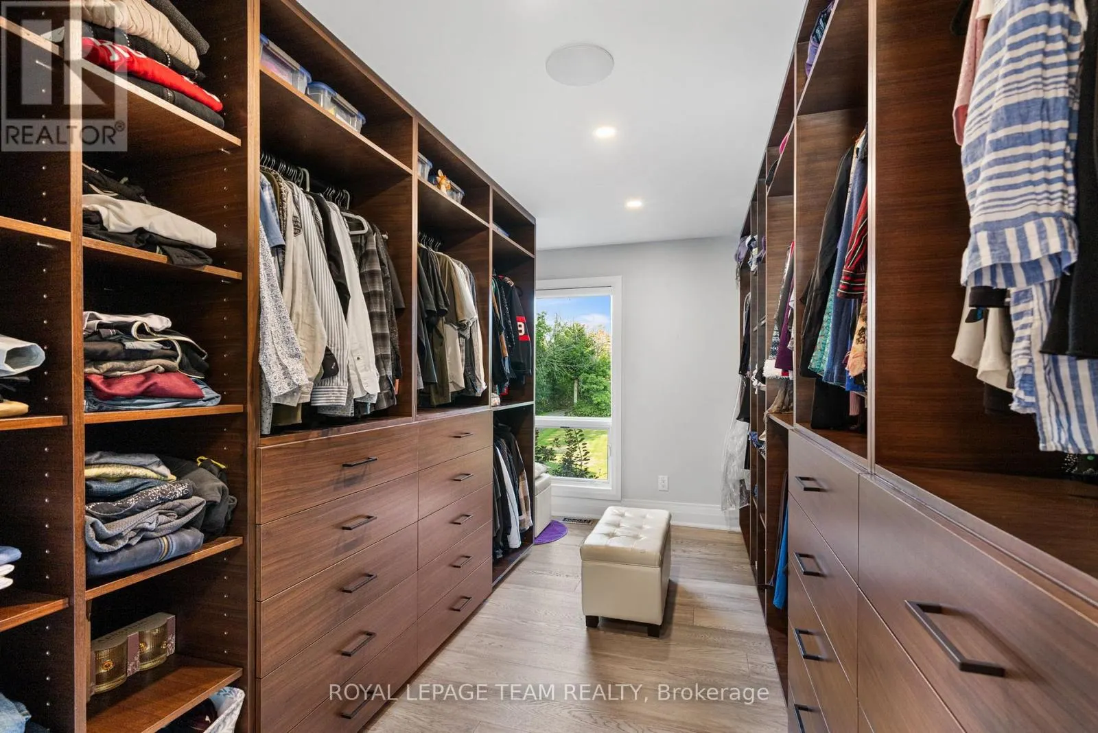 2318 SUMMERSIDE DRIVE