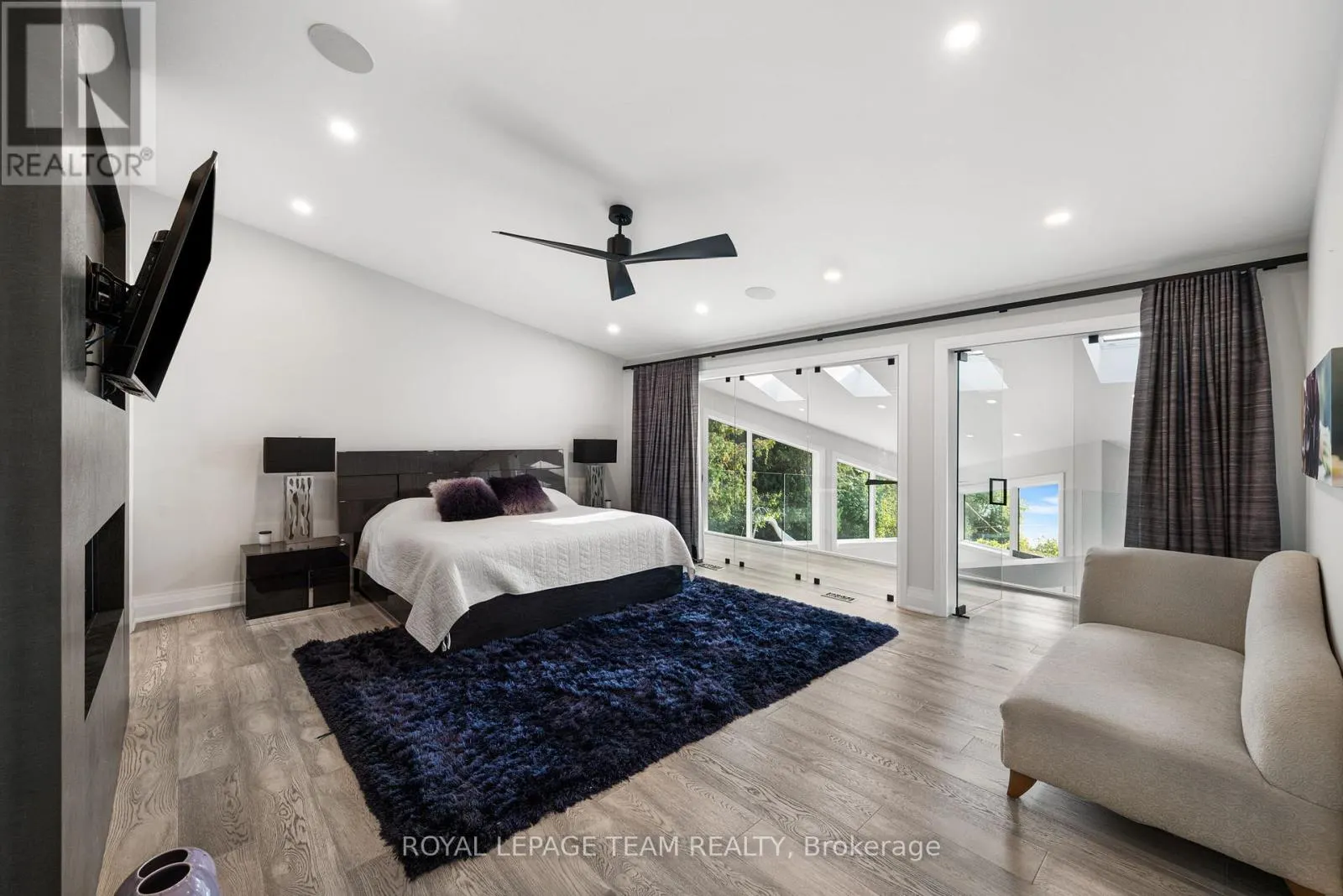 2318 SUMMERSIDE DRIVE