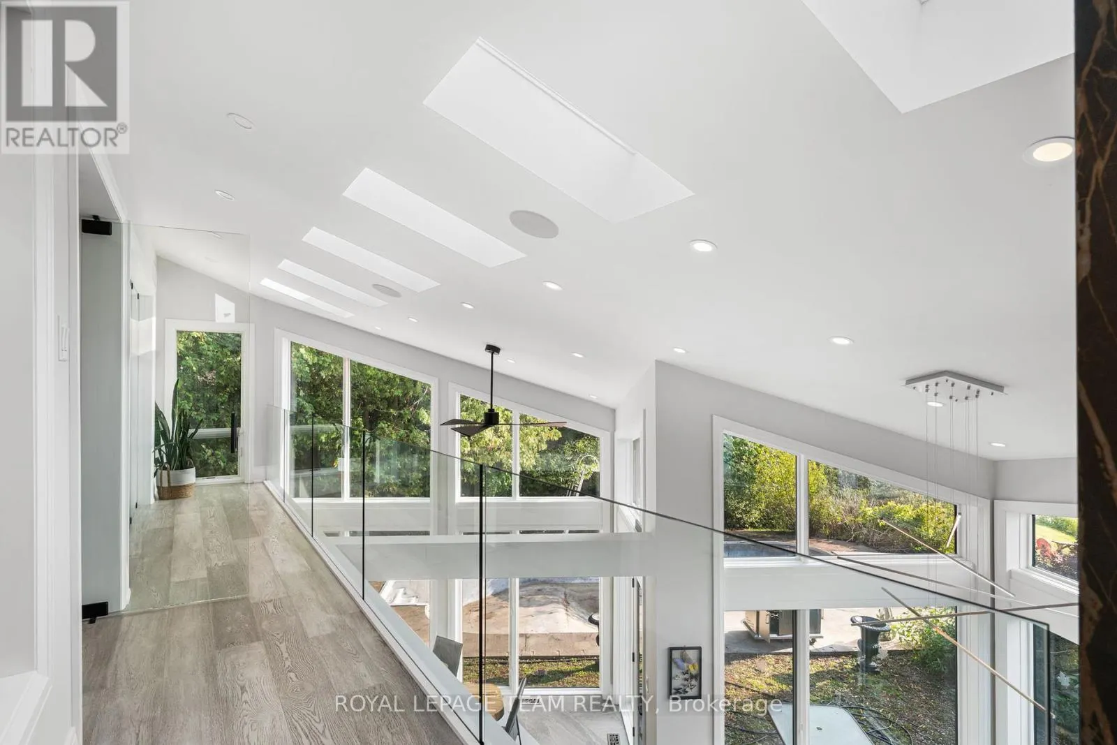 2318 SUMMERSIDE DRIVE