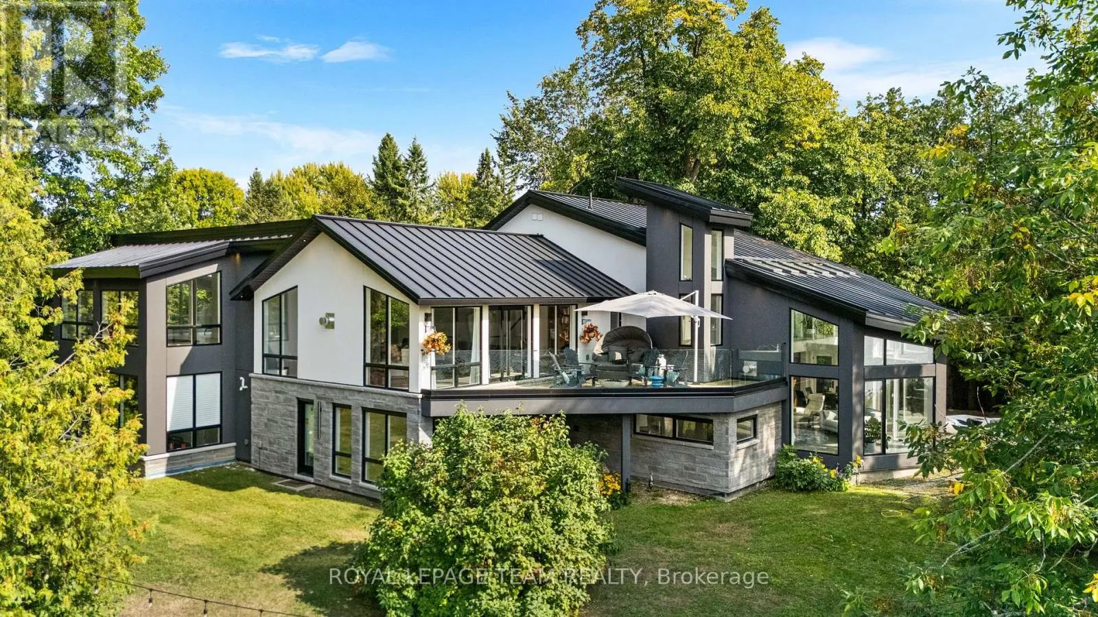 2318 SUMMERSIDE DRIVE