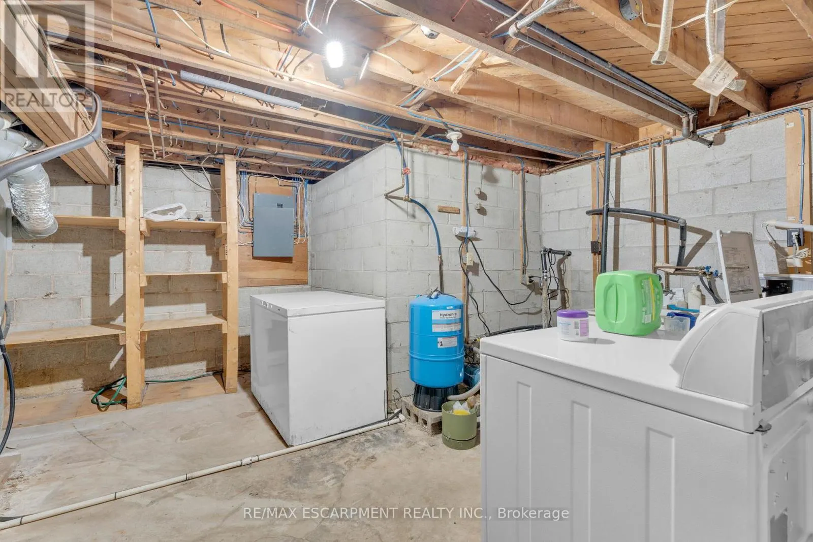 2986 GRIMSBY ROAD