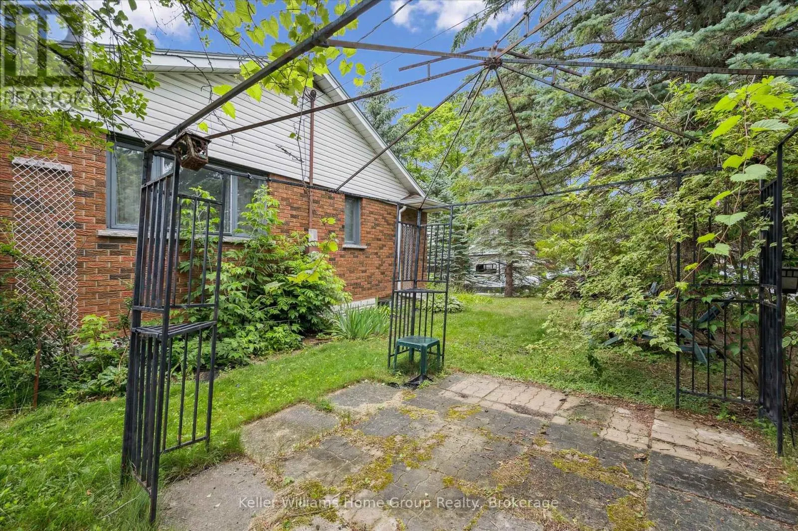 16 ELEANOR COURT