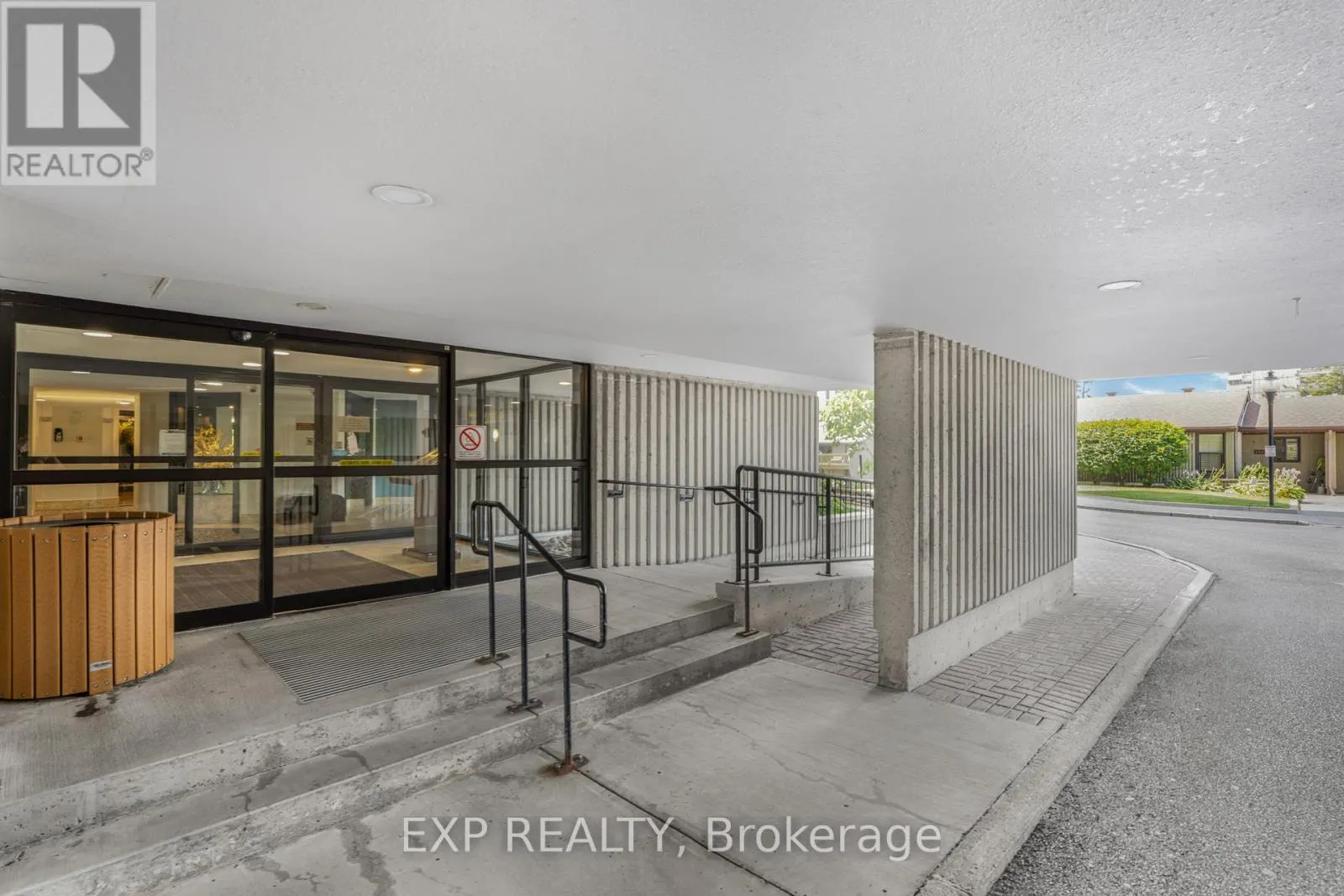 1501 - 1081 AMBLESIDE DRIVE