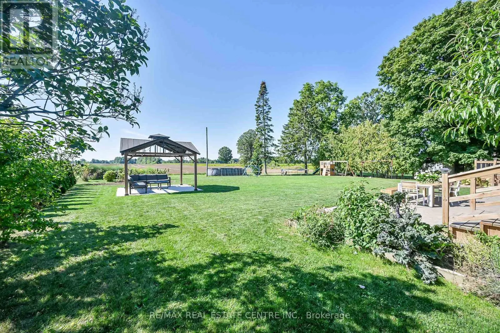 2121 GOLF CLUB ROAD
