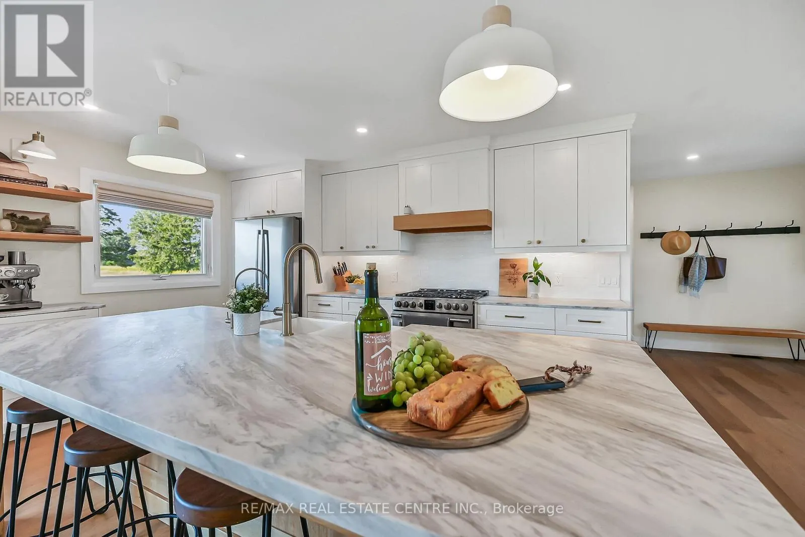 2121 GOLF CLUB ROAD