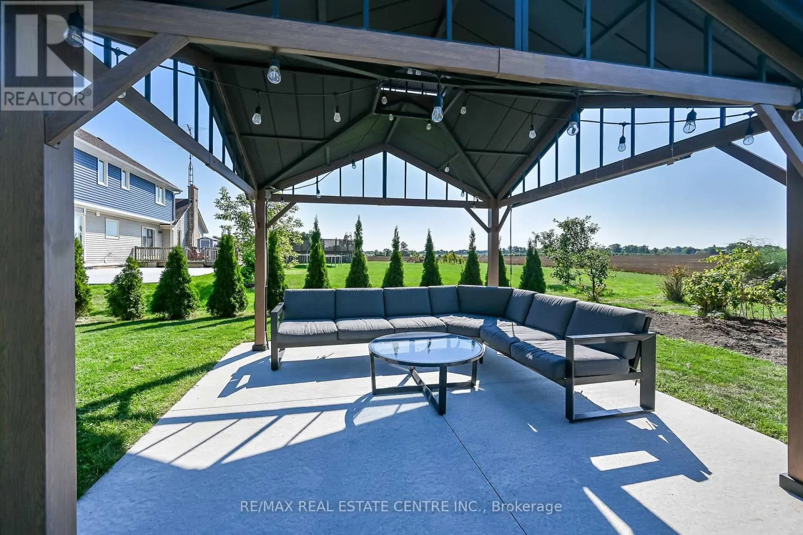 2121 GOLF CLUB ROAD