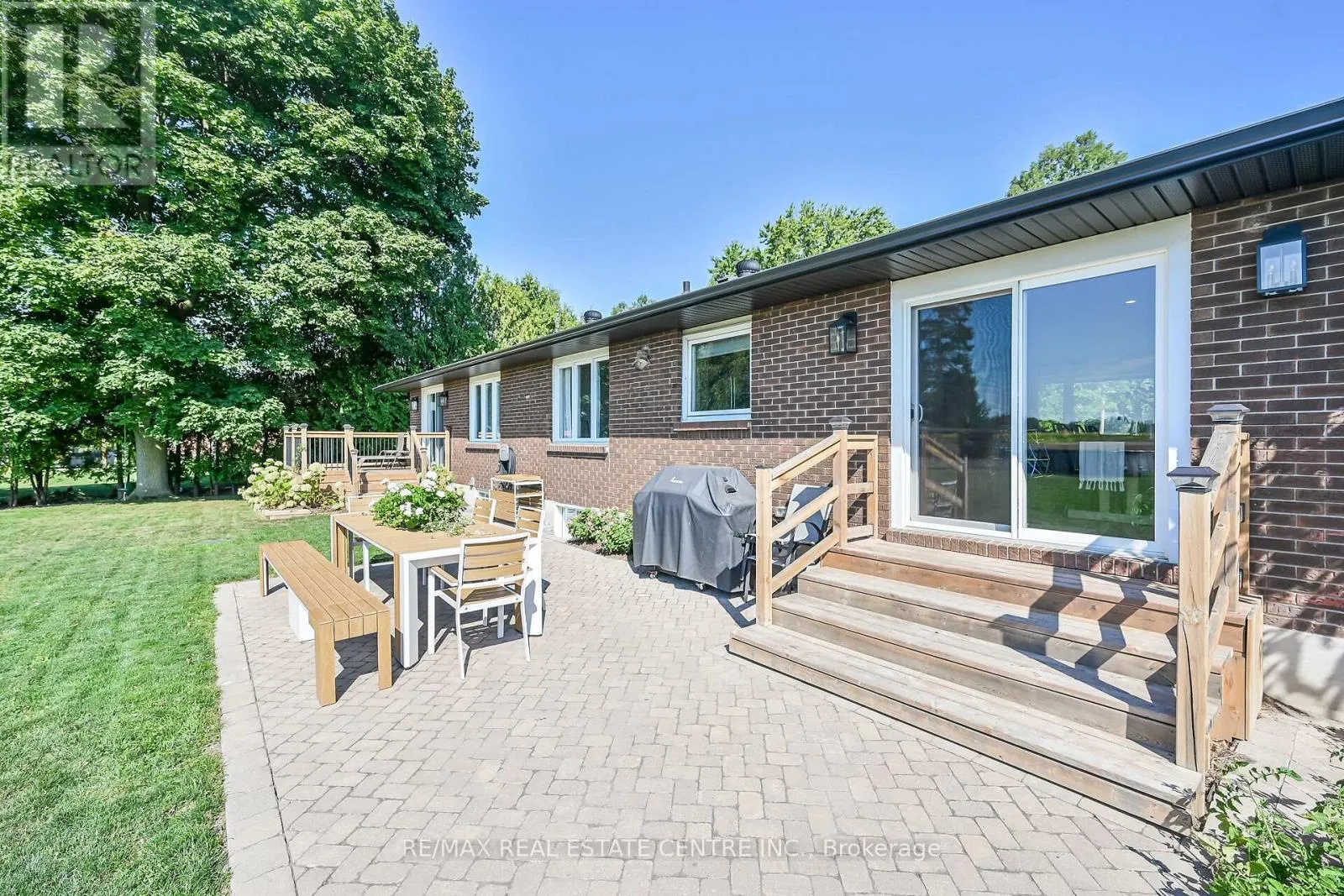 2121 GOLF CLUB ROAD