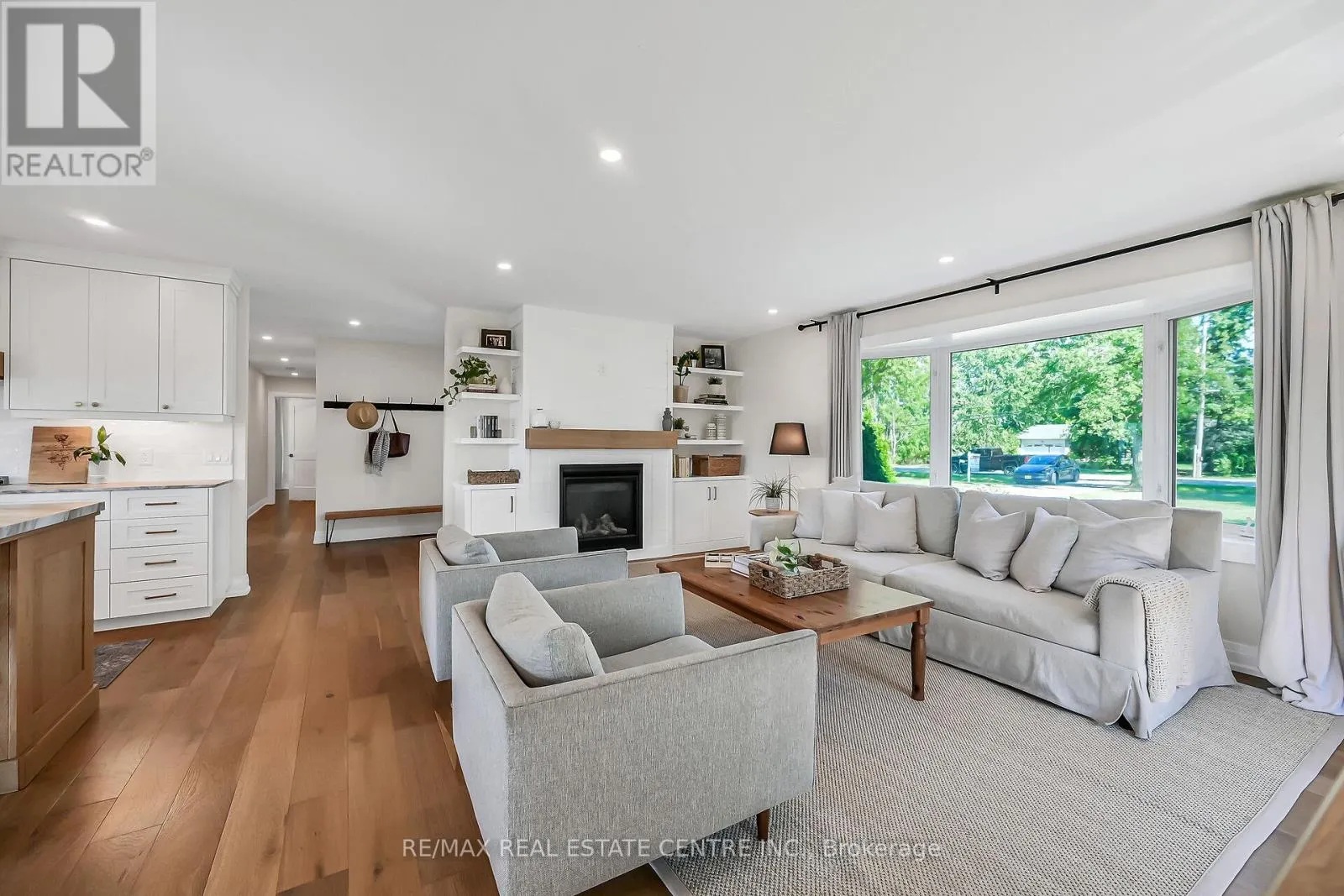 2121 GOLF CLUB ROAD
