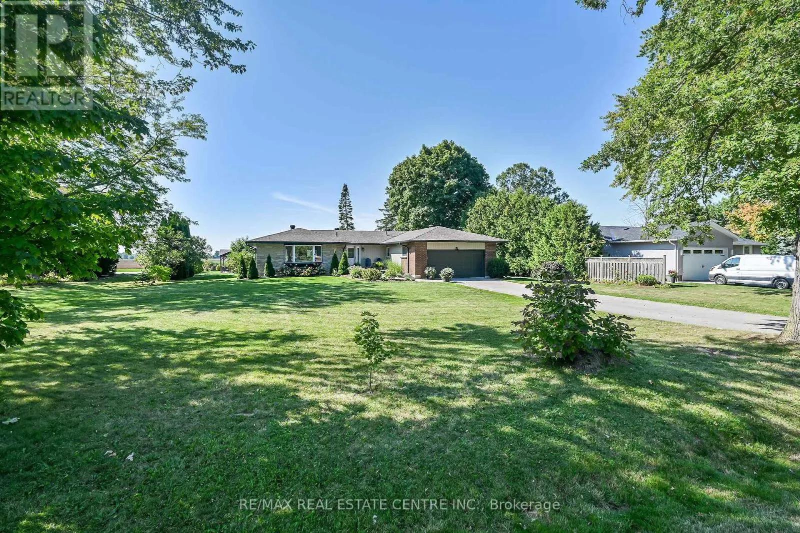 2121 GOLF CLUB ROAD
