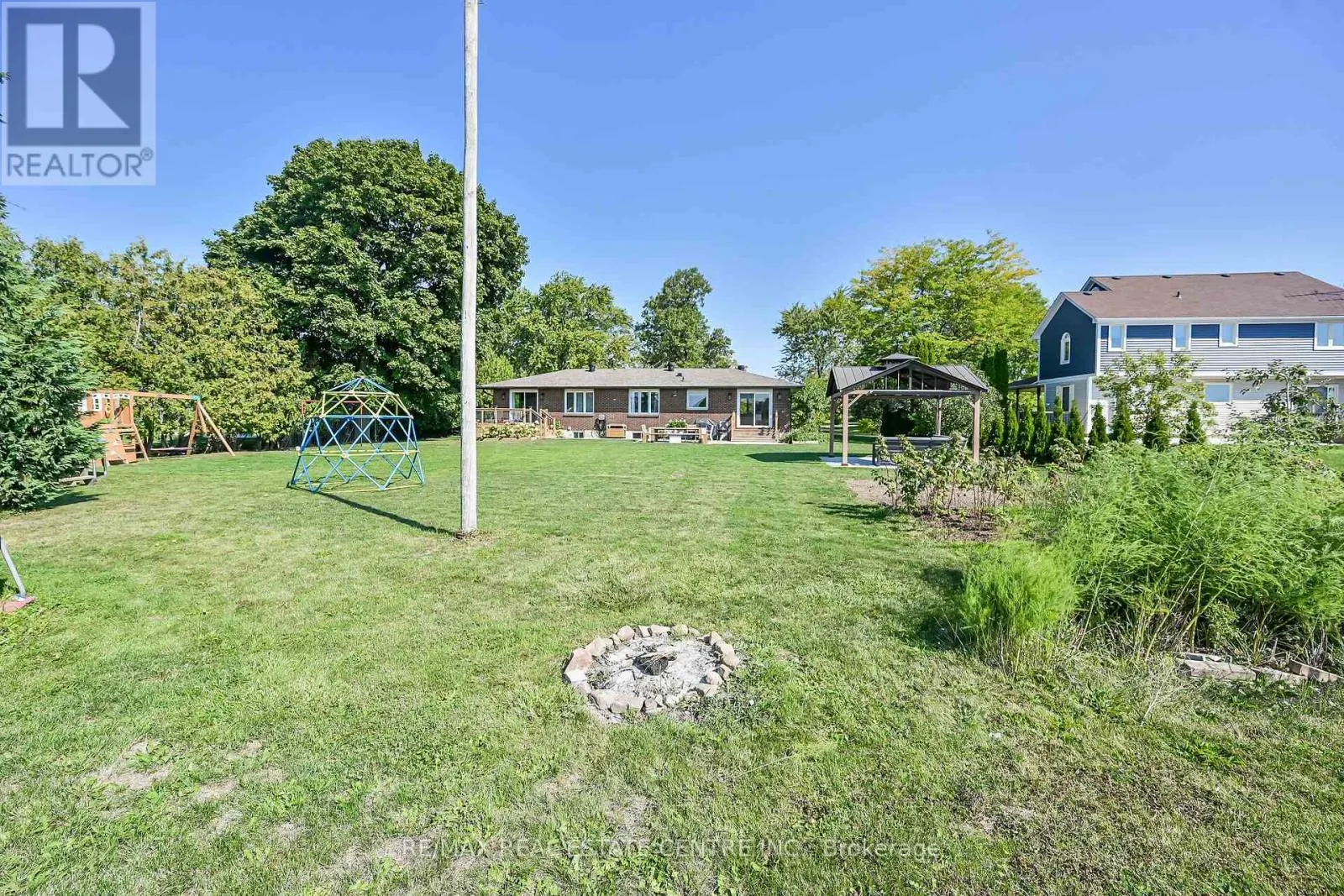 2121 GOLF CLUB ROAD