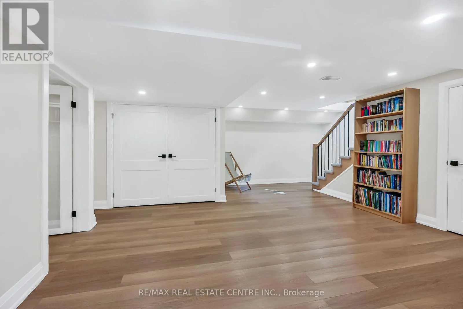 2121 GOLF CLUB ROAD