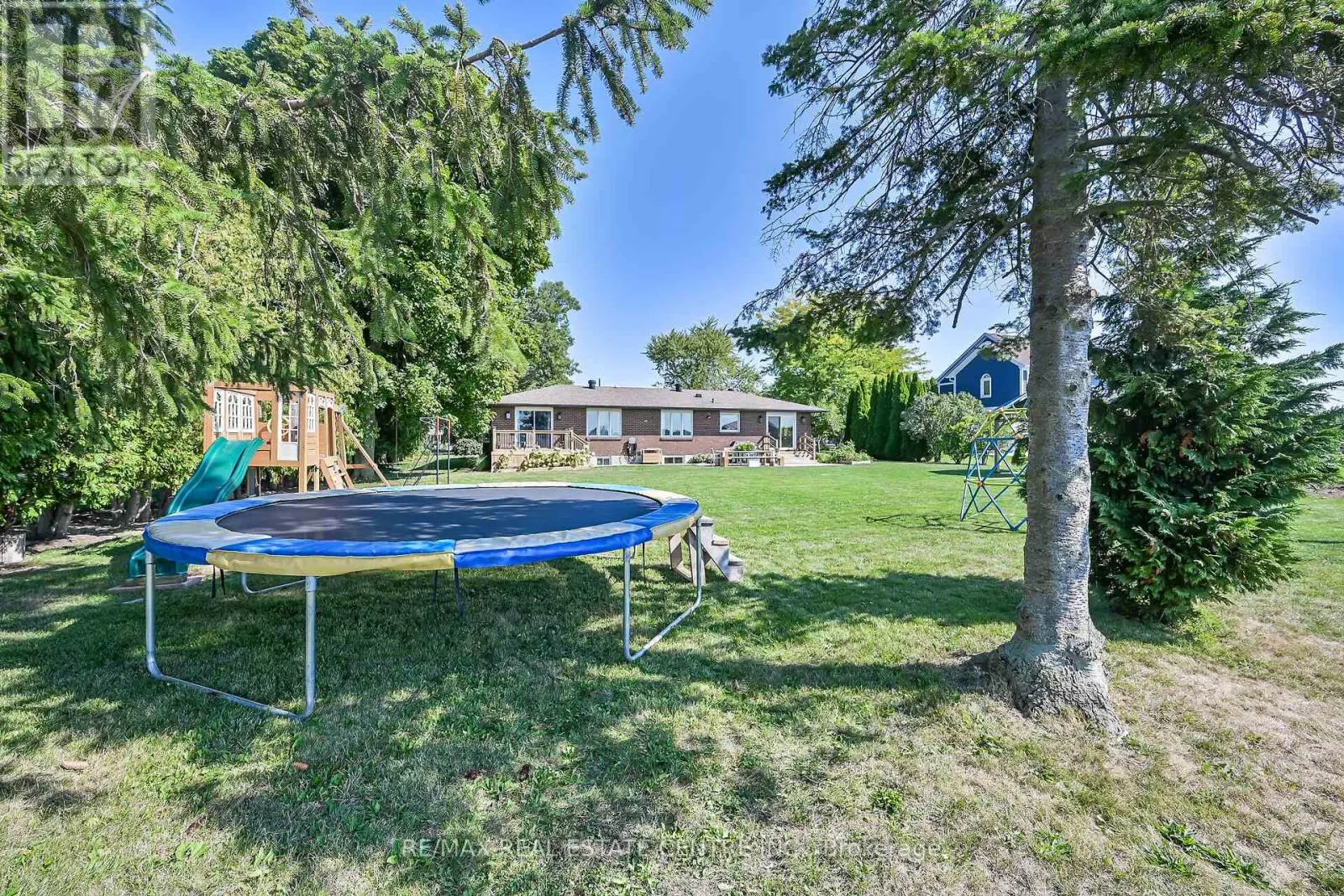 2121 GOLF CLUB ROAD