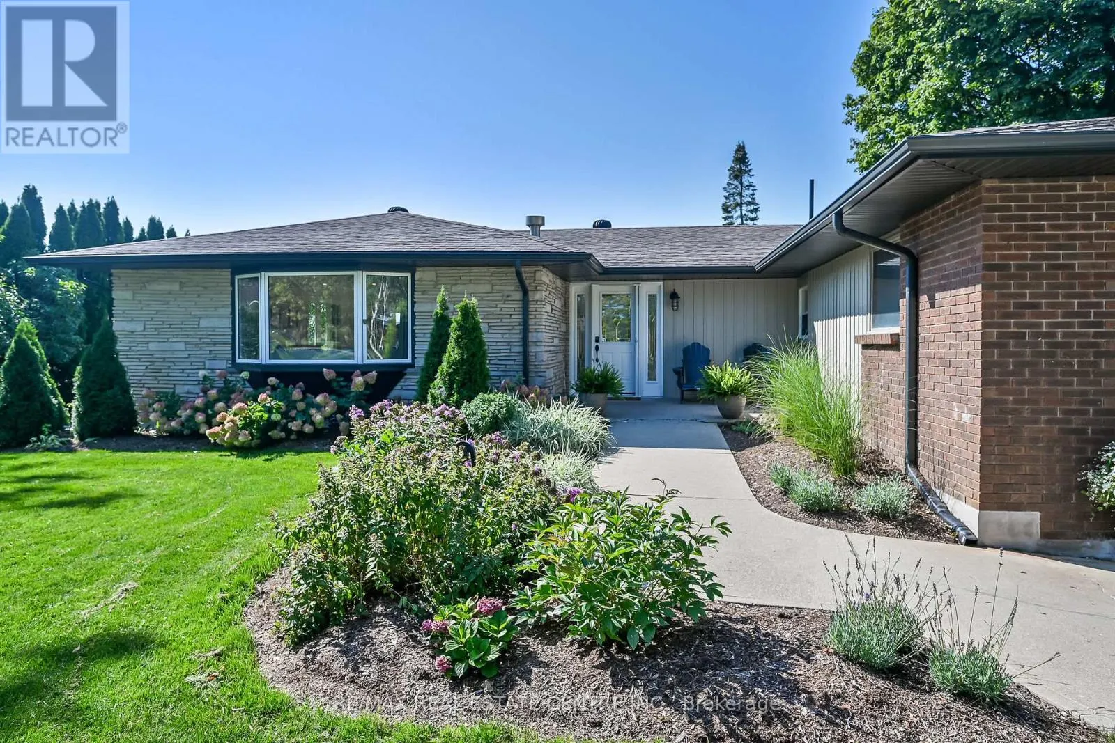 2121 GOLF CLUB ROAD