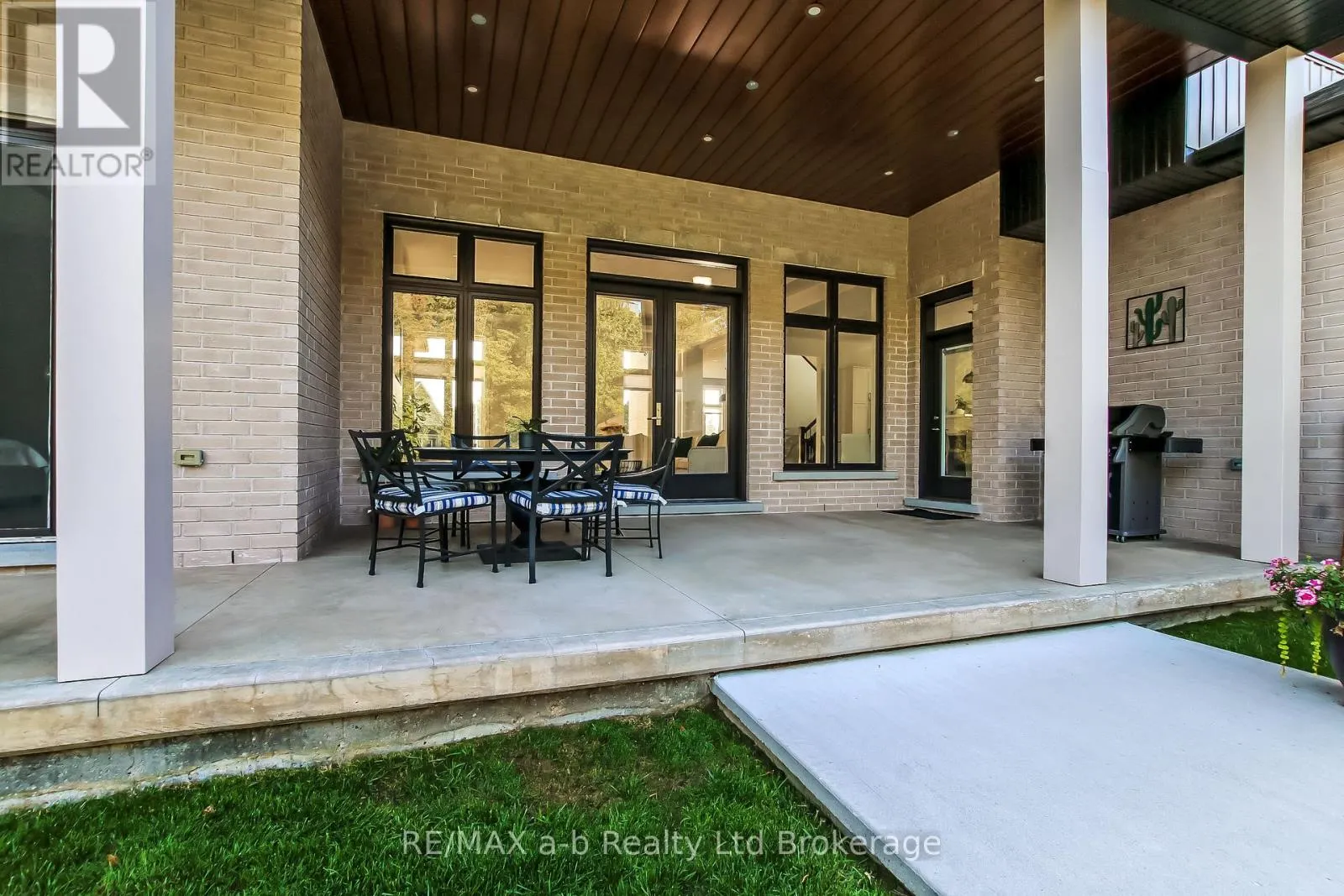 48 OTTERVIEW DRIVE