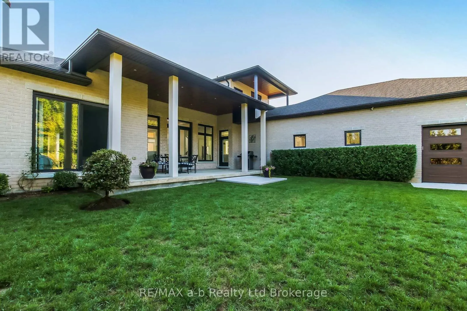 48 OTTERVIEW DRIVE