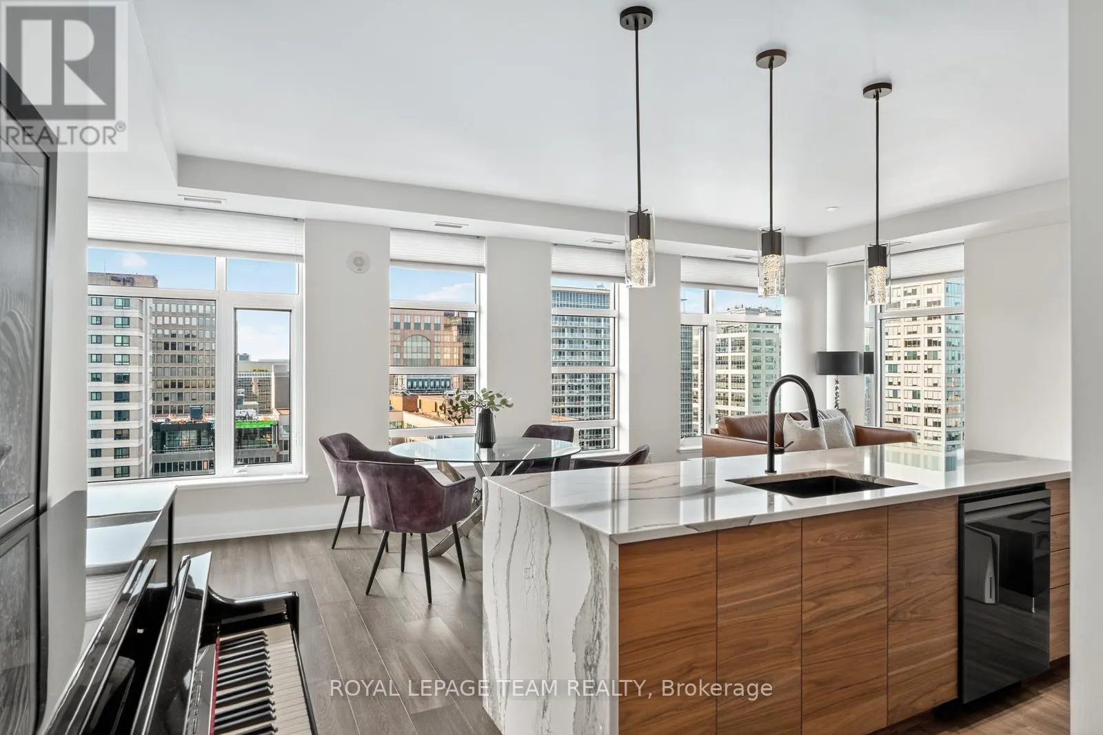 1902 - 235 KENT AVENUE