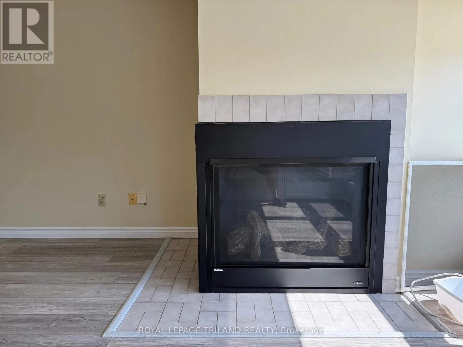 308 - 15 JACKSWAY CRESCENT, #308