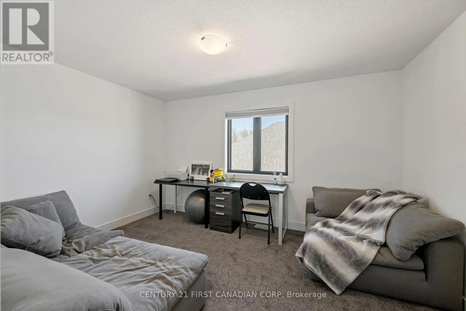 5 HARTLAND CIRCLE