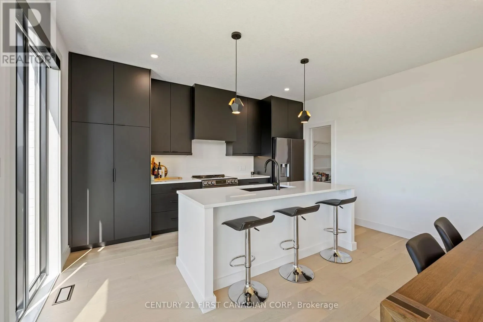 5 HARTLAND CIRCLE