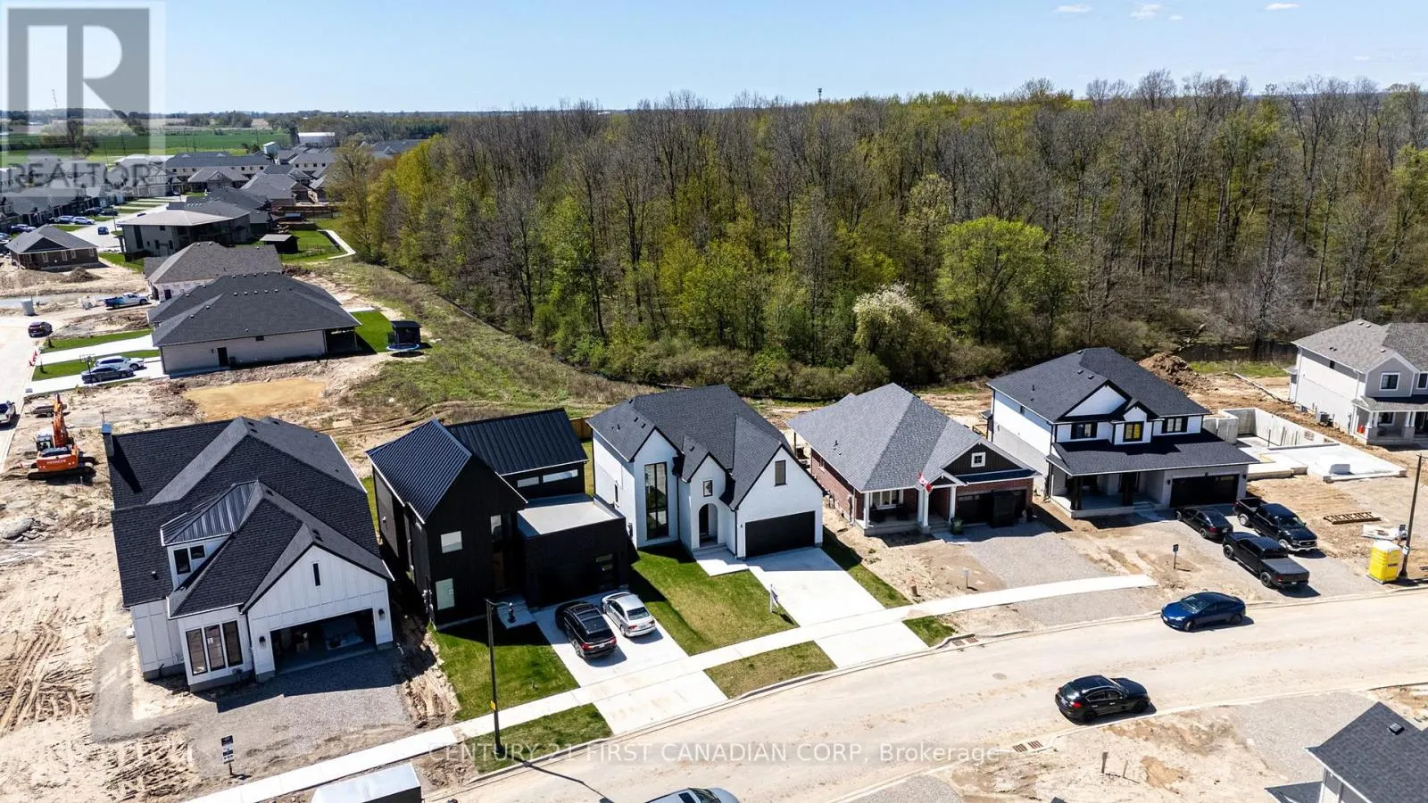 5 HARTLAND CIRCLE