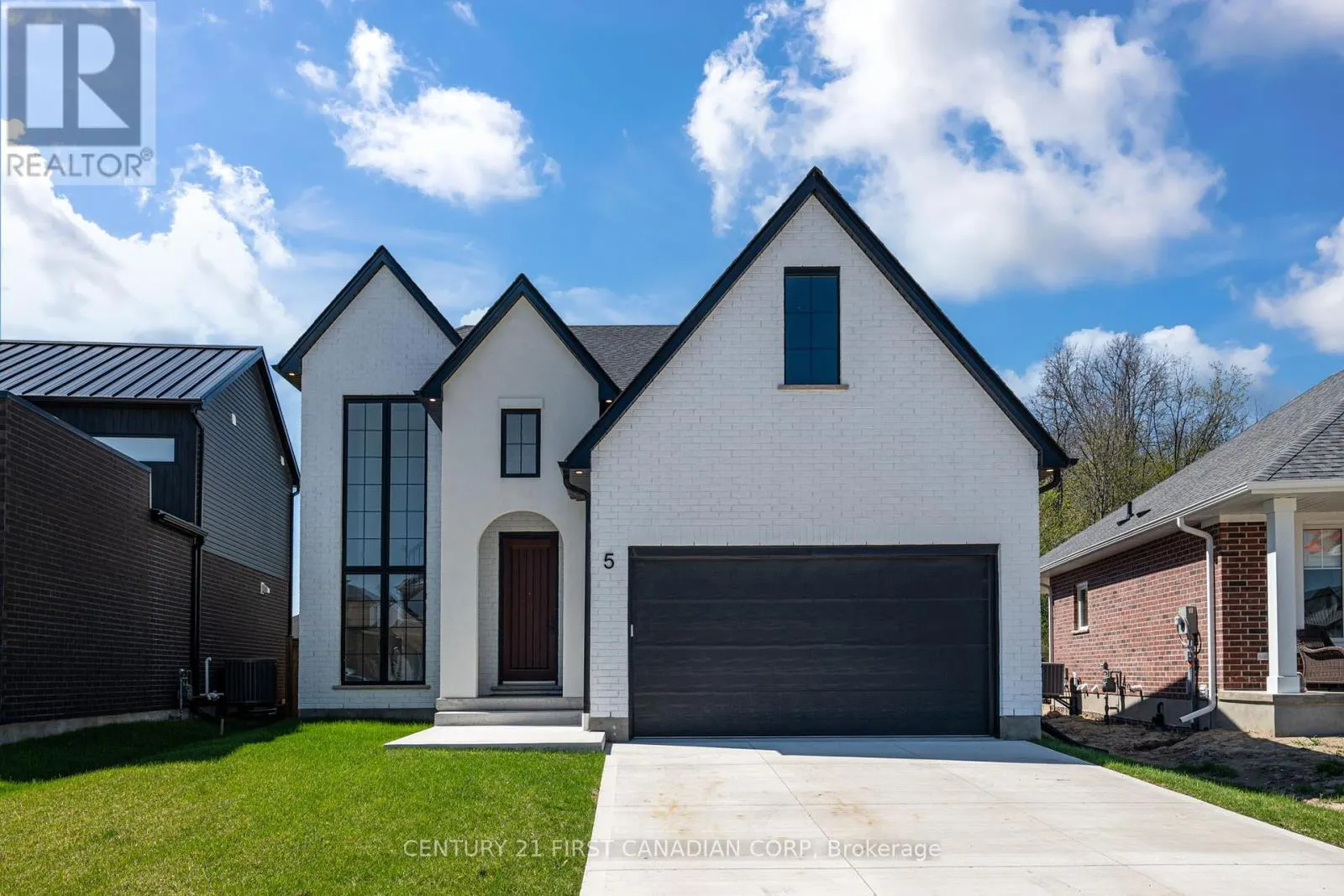 5 HARTLAND CIRCLE