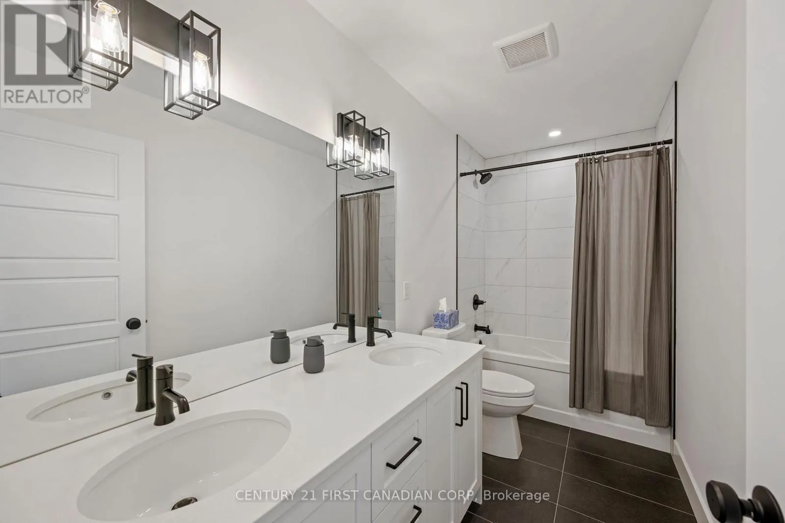 5 HARTLAND CIRCLE