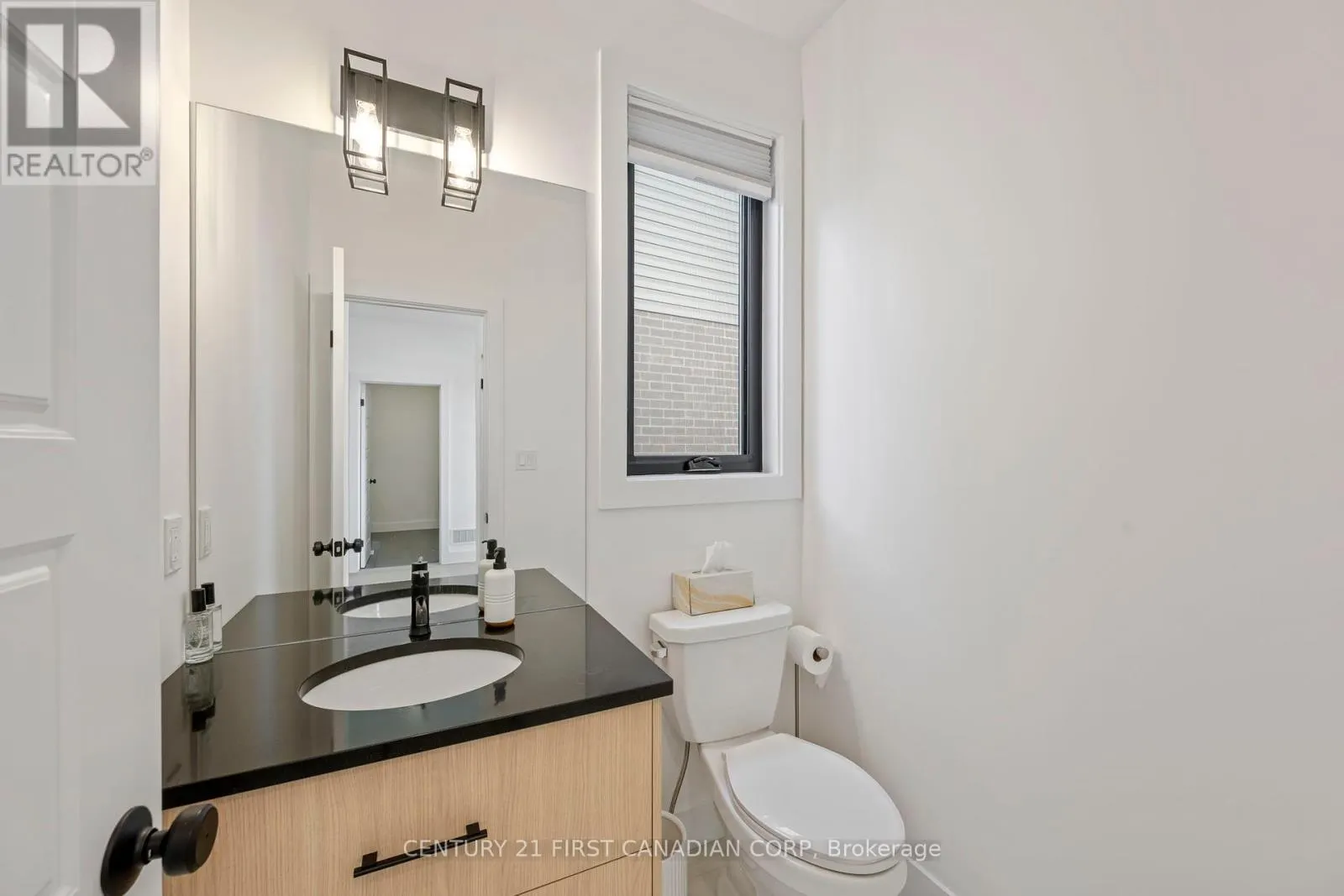 5 HARTLAND CIRCLE