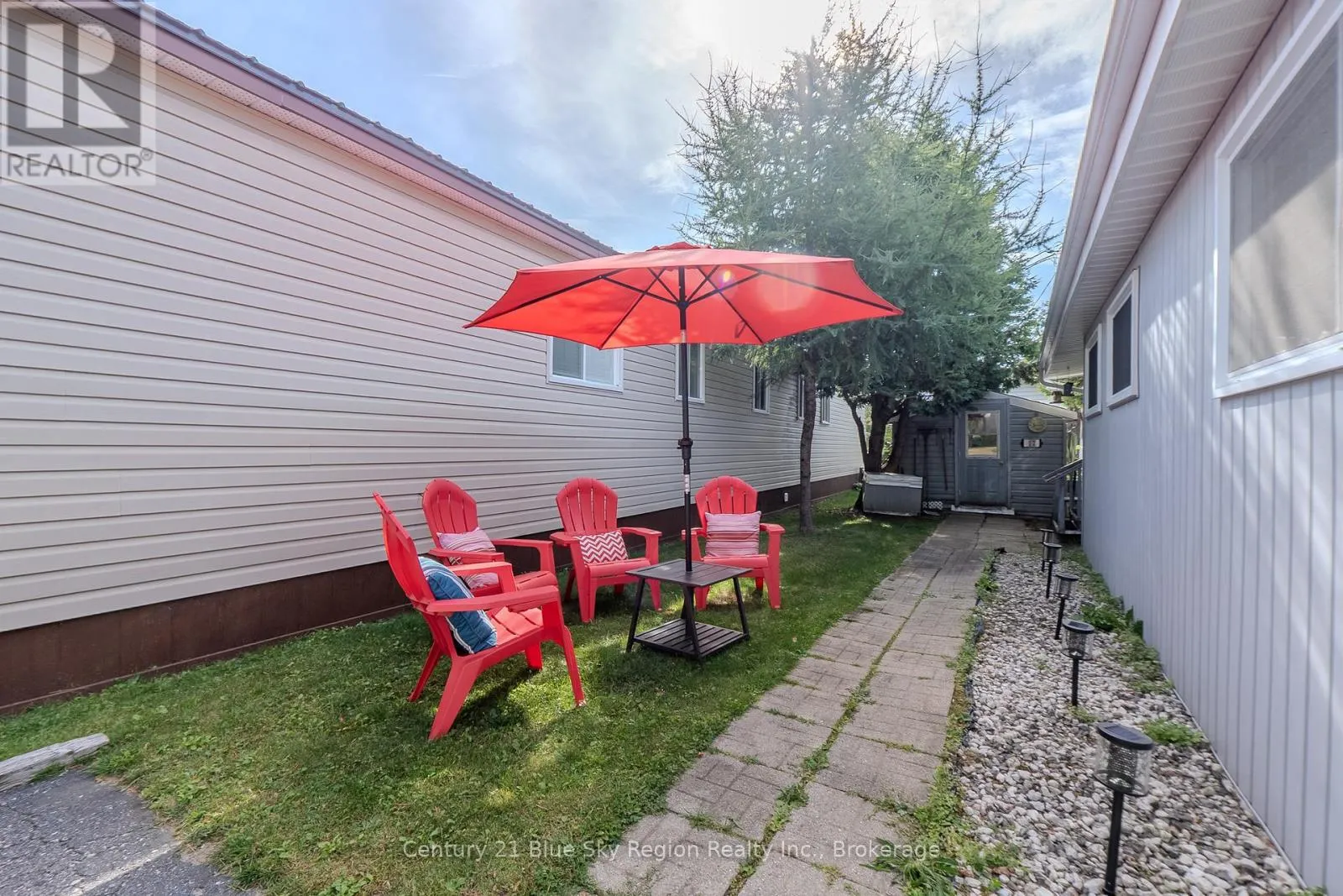 12 - 208 LITTLE DOWN LANE, #12