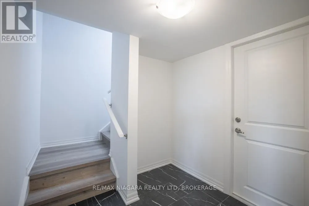 LOWER - 158 HILLCREST ROAD, #Lower