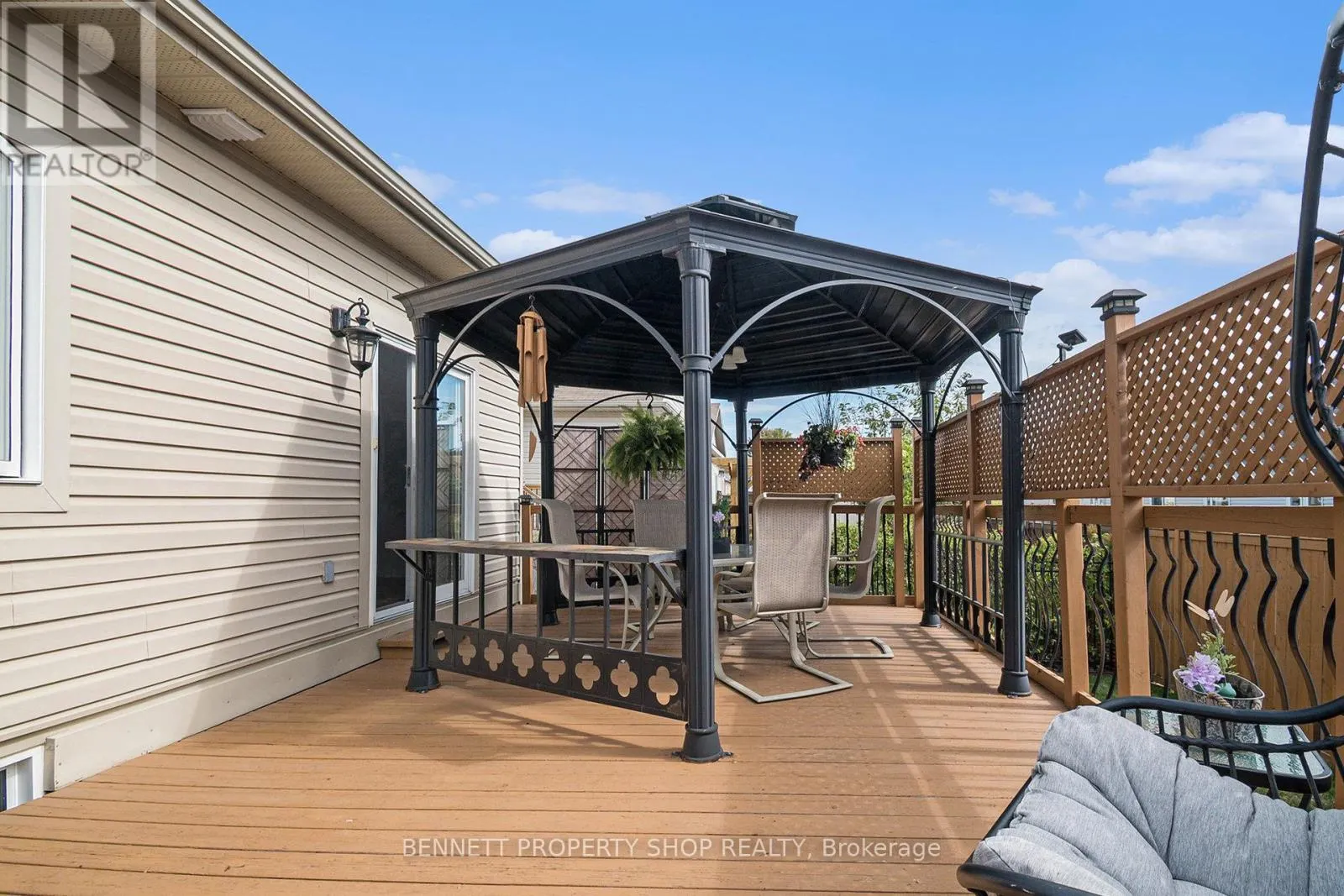 460 JASPER CRESCENT