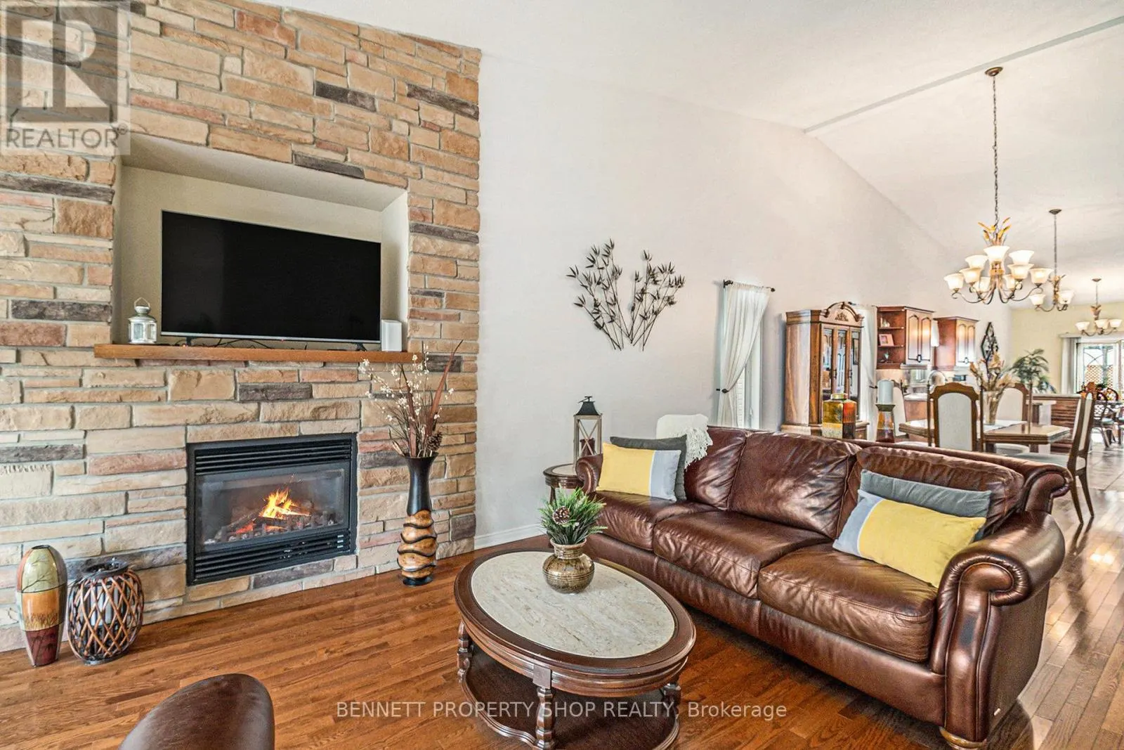 460 JASPER CRESCENT