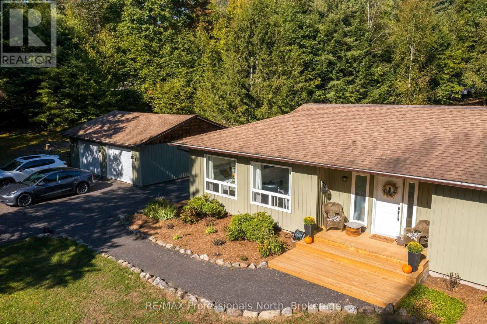 106 LADELL HEIGHTS CRESCENT