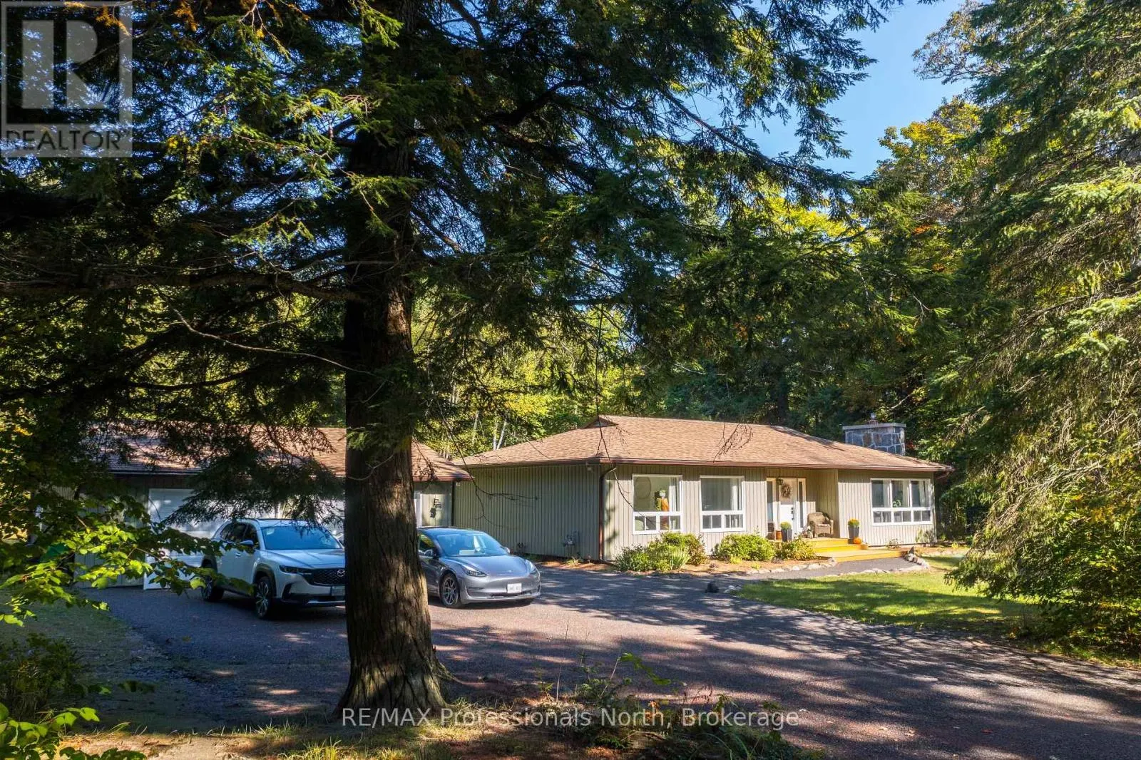 106 LADELL HEIGHTS CRESCENT