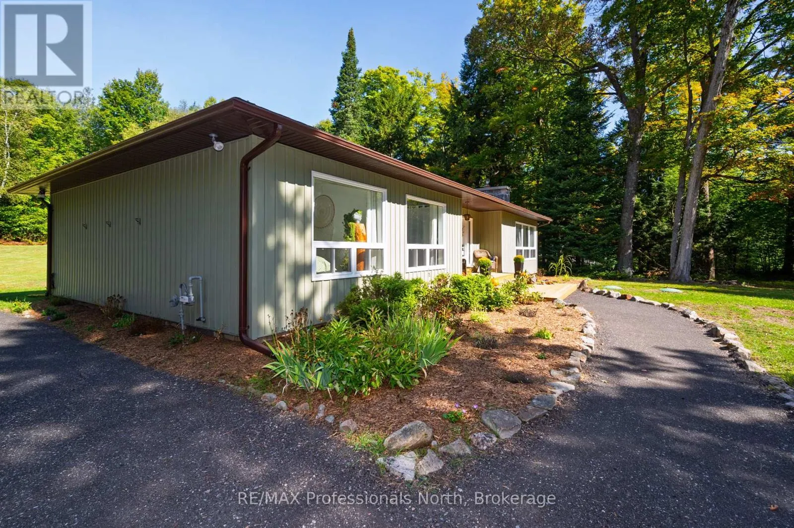 106 LADELL HEIGHTS CRESCENT