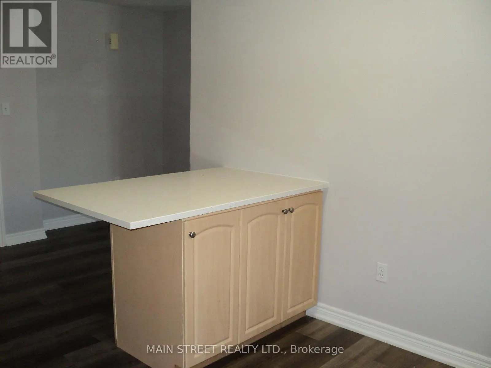 UPPER UNIT - 43 SPITFIRE DRIVE