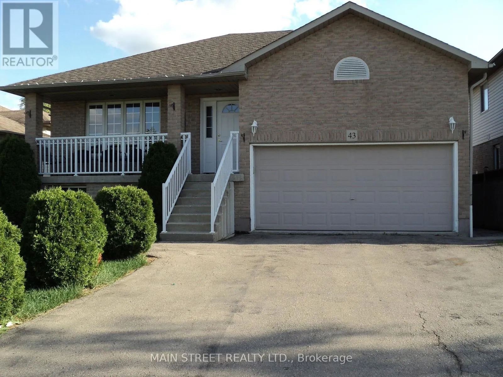 UPPER UNIT - 43 SPITFIRE DRIVE