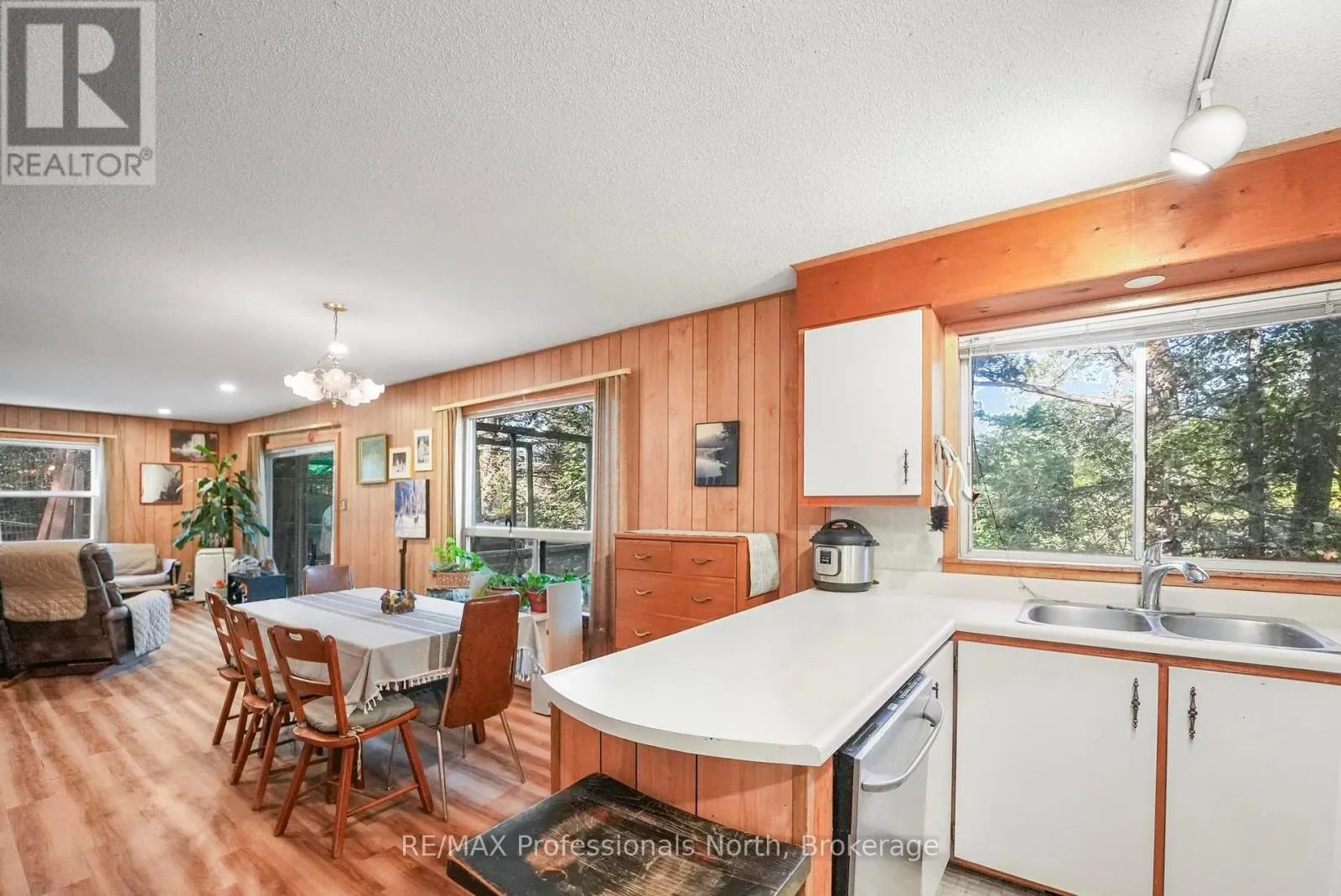1021 MILLWOODS ROAD