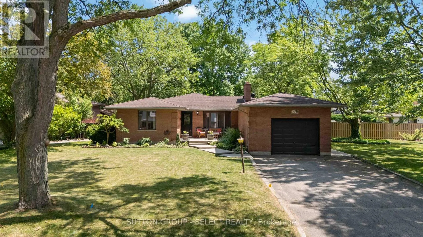 770 GALLOWAY CRESCENT