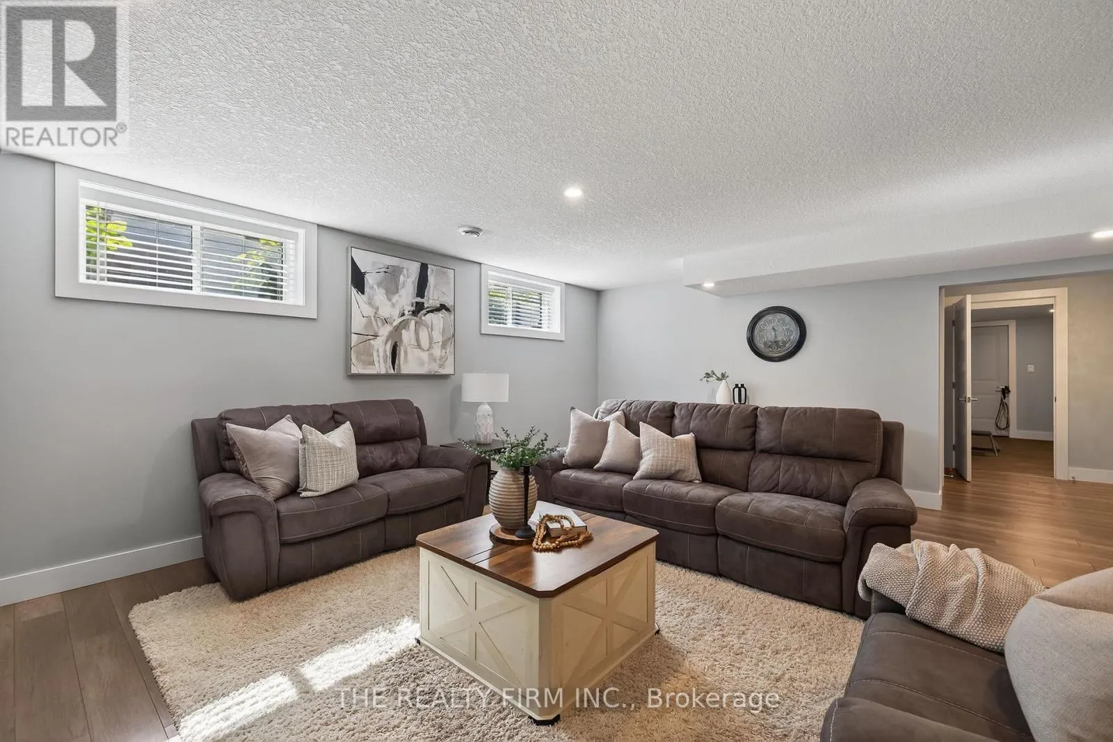 82 ASHBY CRESCENT
